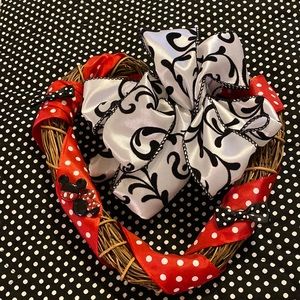 🎀Handmade heart wreath with Minnie and Mickey themed 🎀